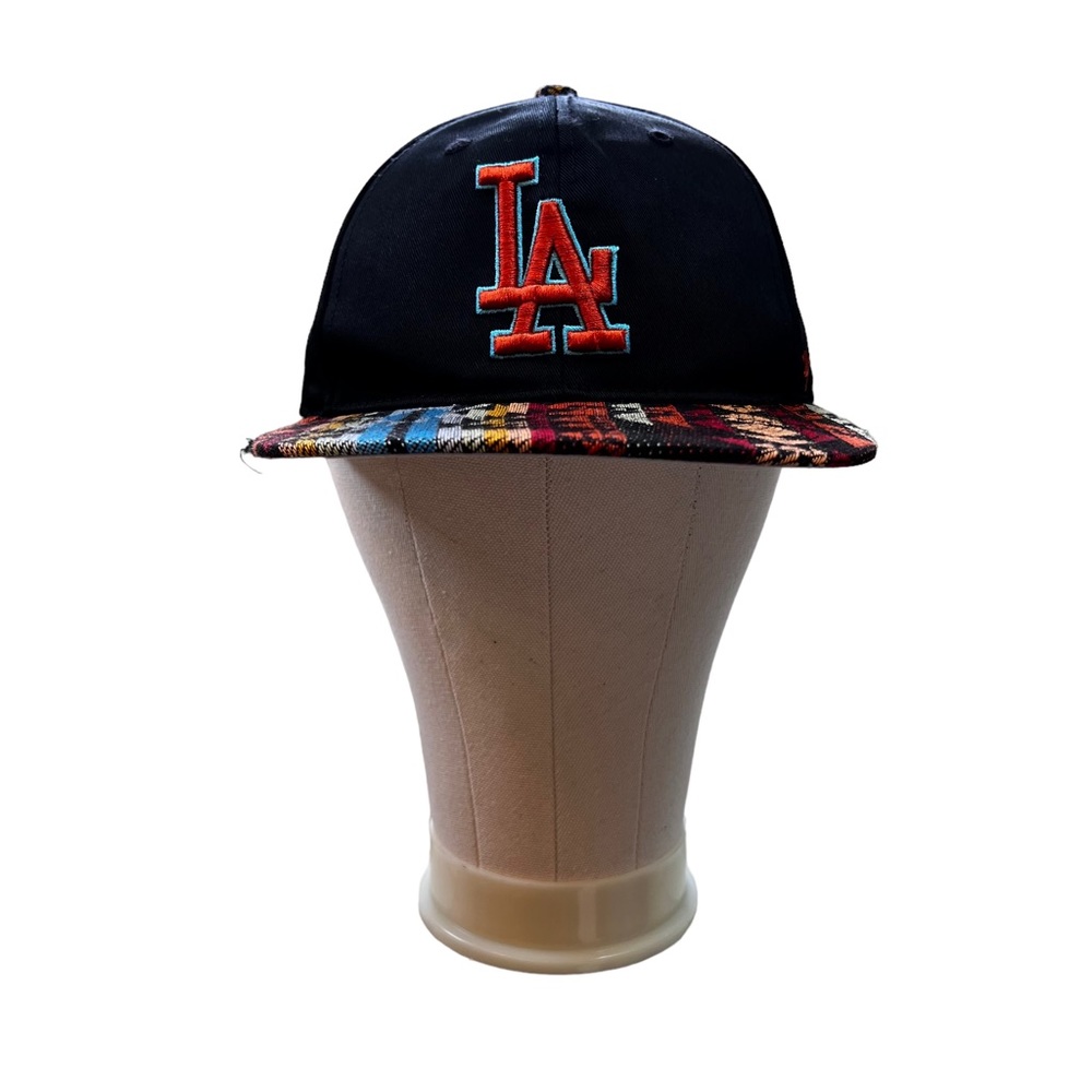 LA Dodgers hat snap back black Aztec print flat bill like new